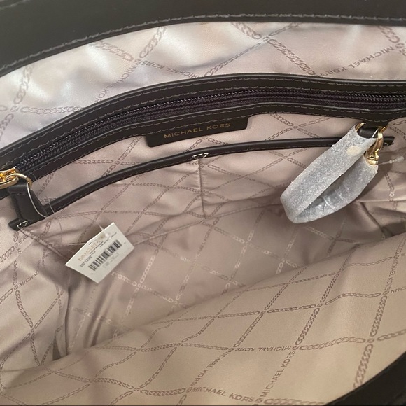 Last one✨Michael Kors large voyager shoulder tote bag - Picture 14 of 16